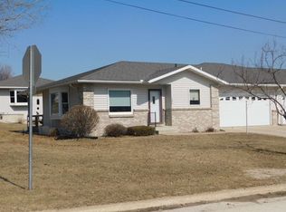 604 6th Ave E, Cresco, IA 52136