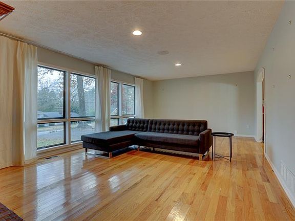 5th image of 1273 Daniell Dr SE