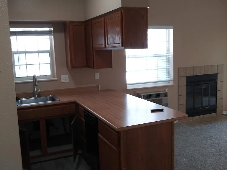 Victoria Inn Apts — Photo 16