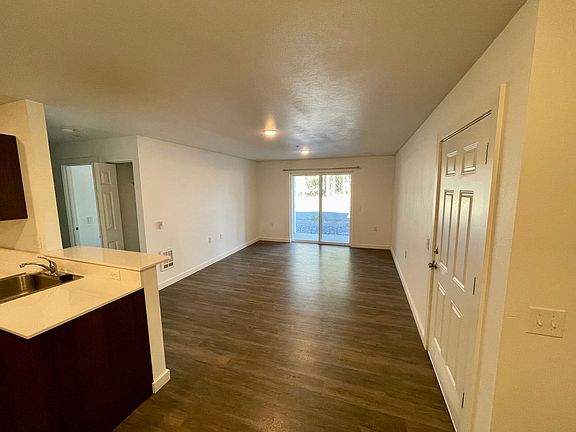 3rd image of 1709 Marian Dr #100