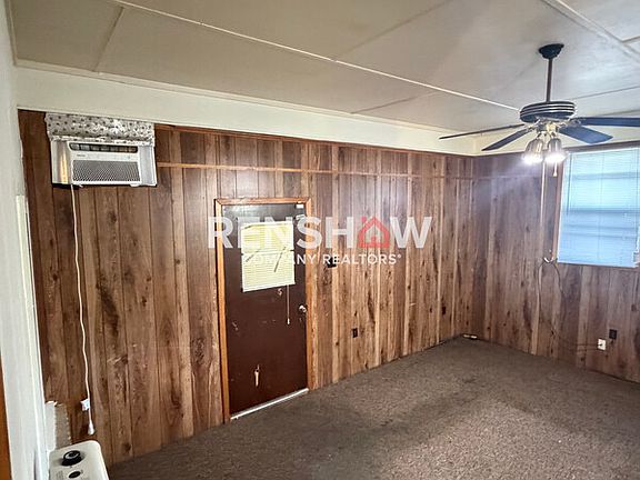 2nd image of 584 Lark St