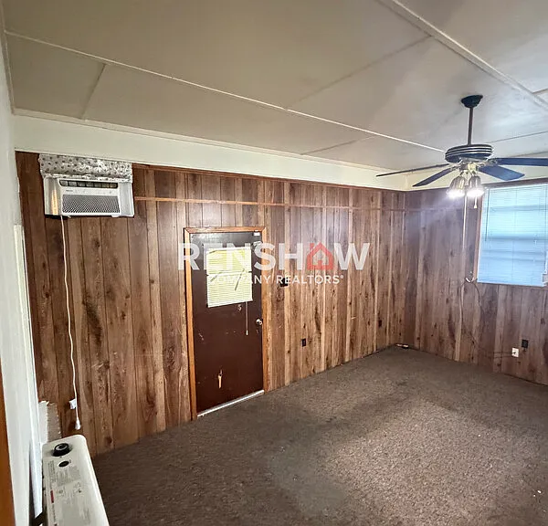 584 Lark St — Photo 2