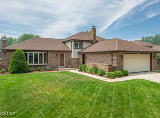 7748 Brompton Dr, Darien, IL 60561