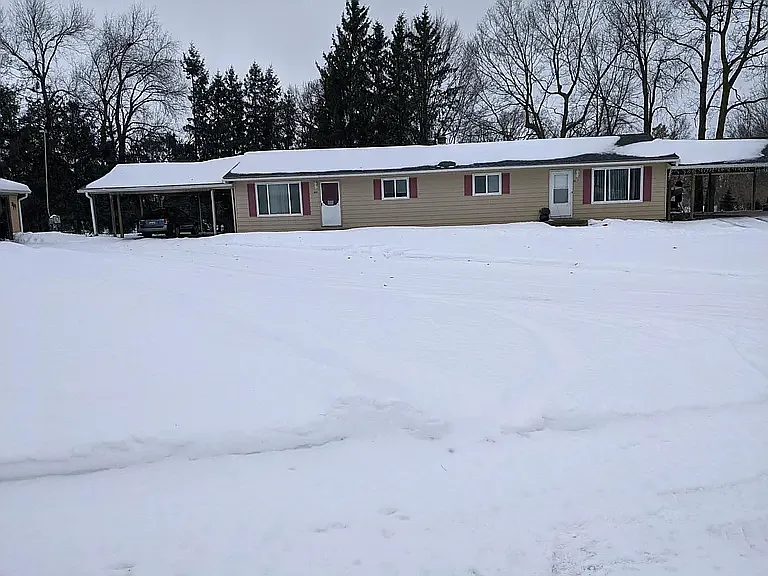 8017 Steffes St — Photo 2