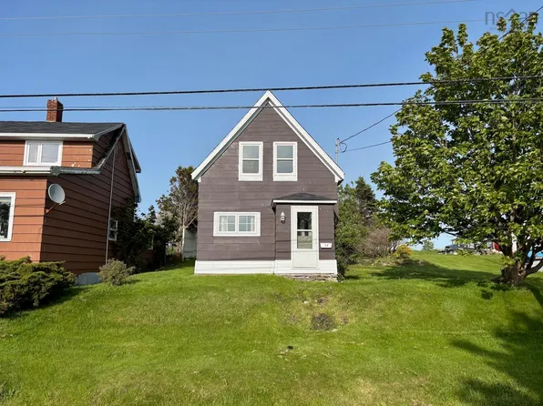 16 Regent St, Yarmouth, NS B5A 2L3