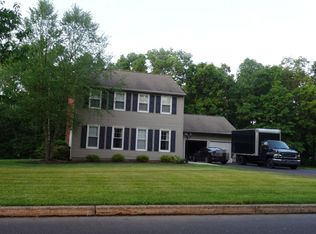 5651 Belmont Manor Dr, Pipersville, PA 18947