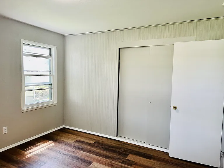 349 Grace Dr — Photo 6