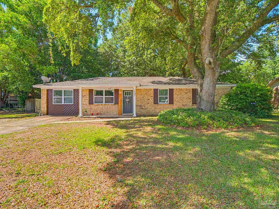 1st image of 5517 Woodcrest Dr
