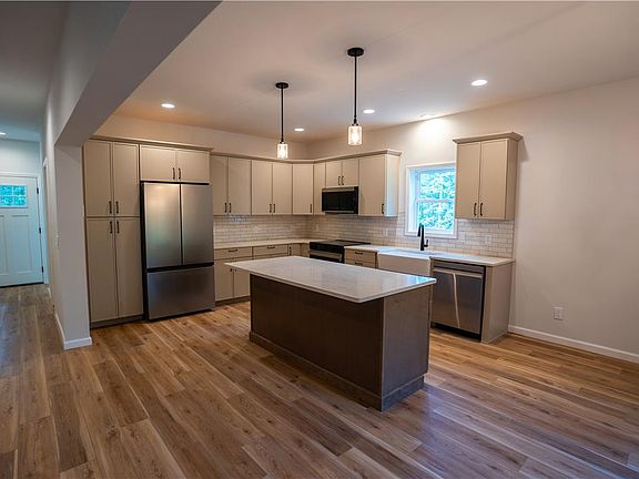 4th image of 2682 Long Pond Rd