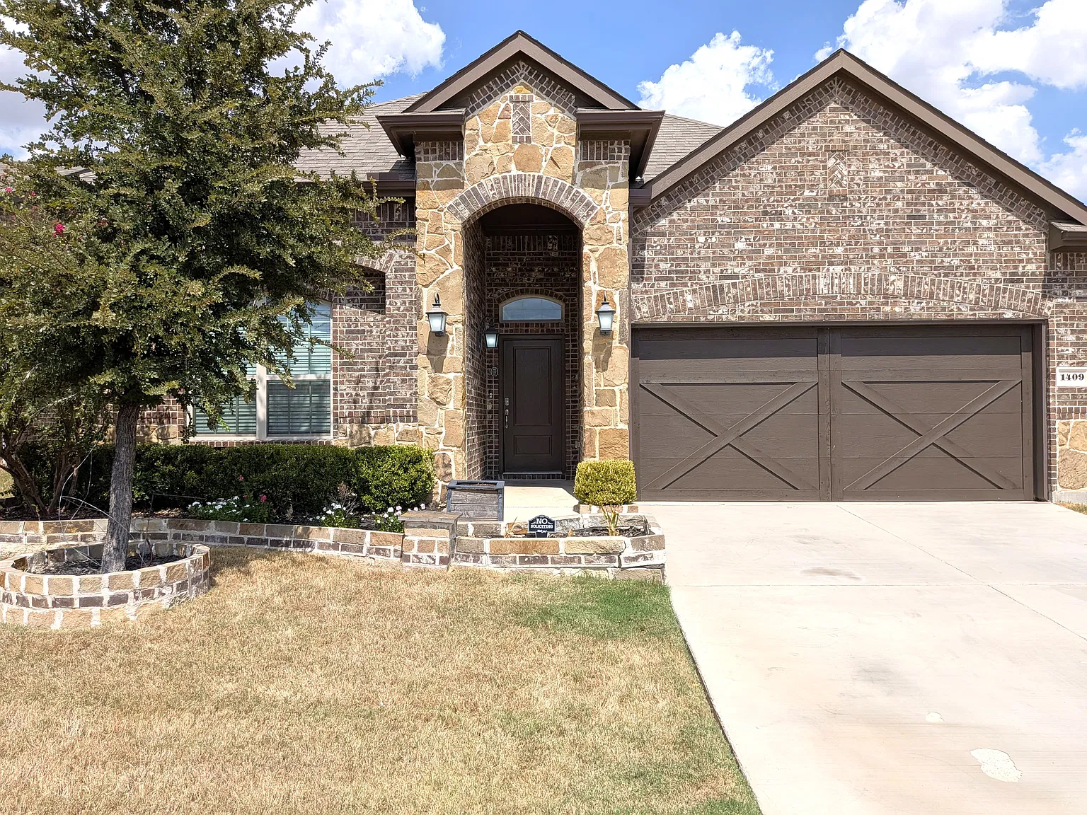 4 bed, 2033 sqft, $2,400 — Photo 4