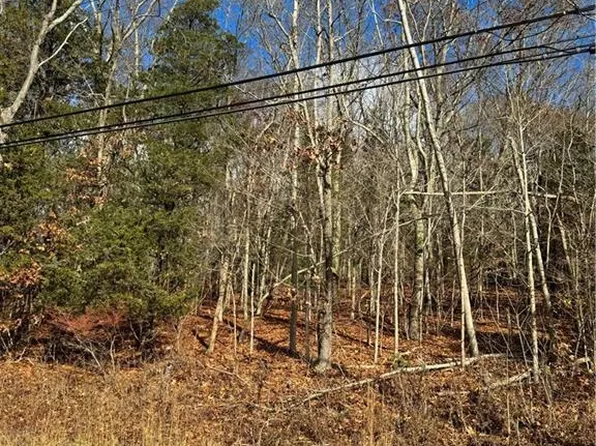 108 Fort Shantok Road, Montville, CT 06382