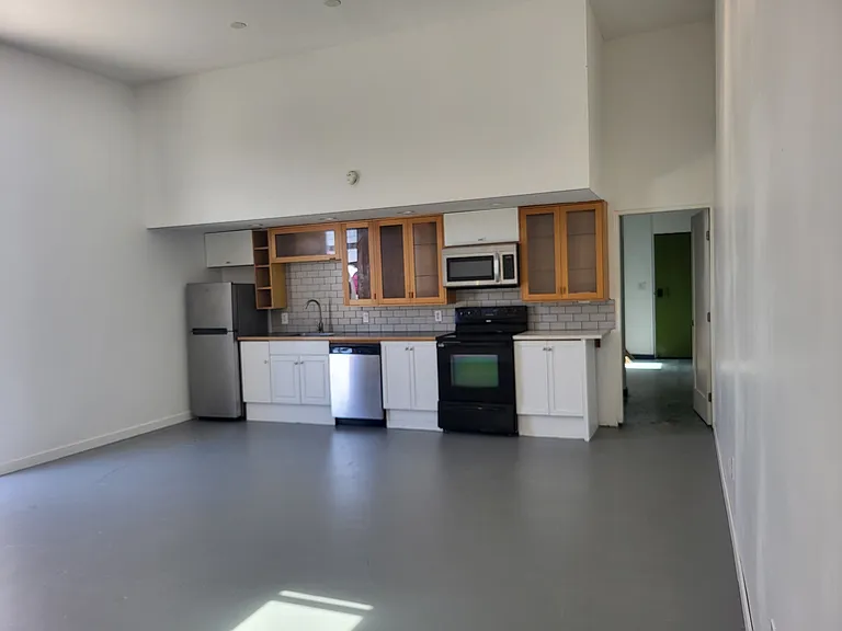 2635 Logan Ave #2635 — Photo 17