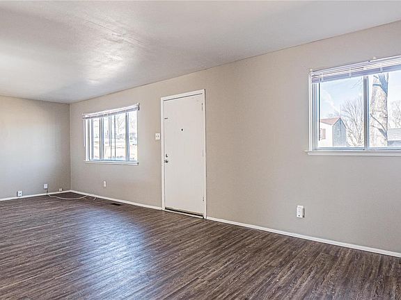 4th image of 5110 Auriesville Ln