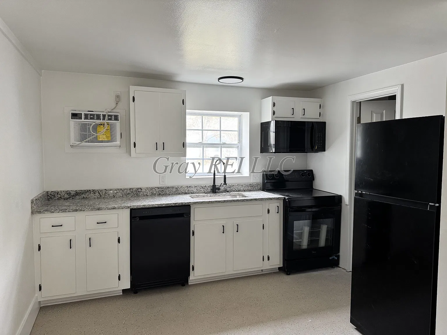430 Beech St — Photo 3