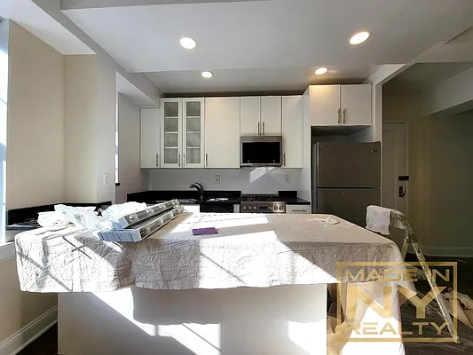 Rented by Made In NY Realty | media 7