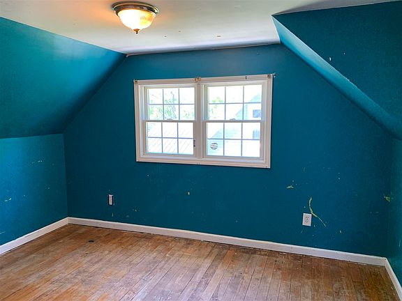 2nd image of 158 Jefferson Ave