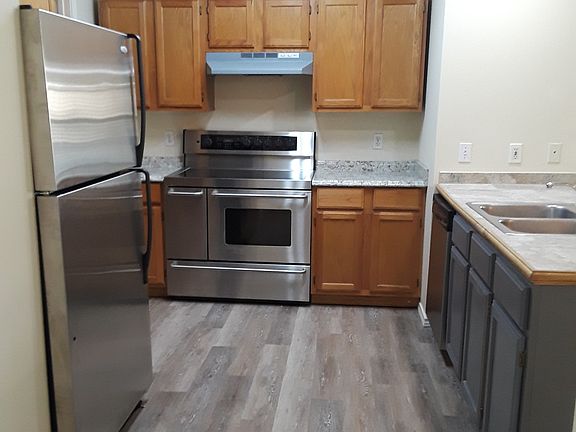 2nd image of 1211 N Oakland Ave APT 3