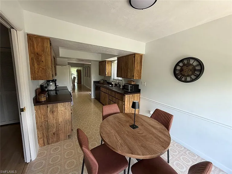 576 Retreat Dr #201 — Photo 6