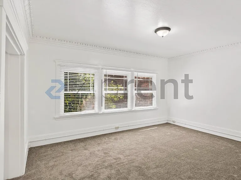 3060 Brook St — Photo 4