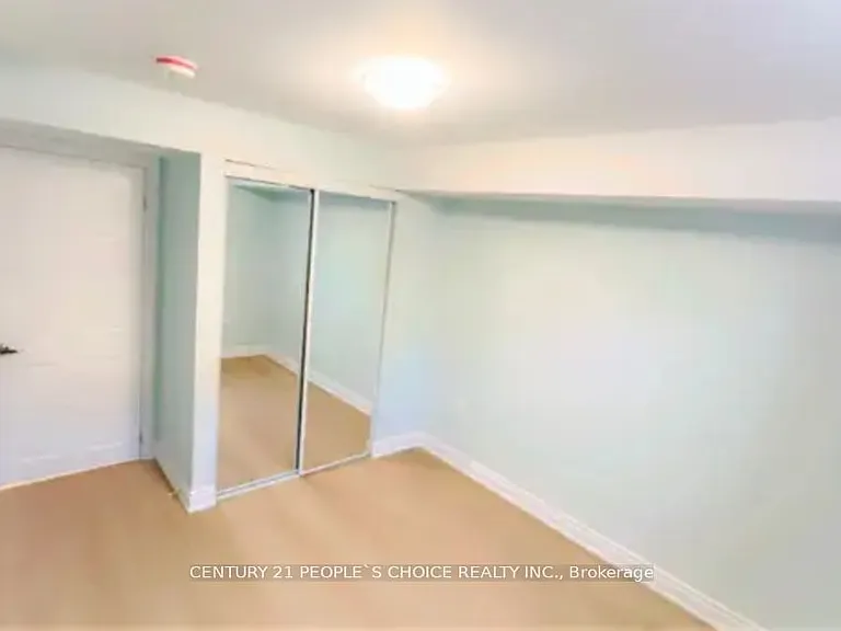 3 Aldenham St #2 — Photo 3