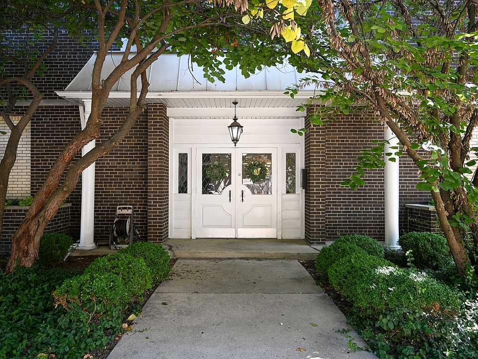 2nd image of 150 S Oak Park Ave APT 404