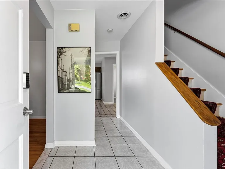 Stanton Dr — Photo 5