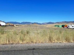 Lichens Rd, Montague, CA 96064