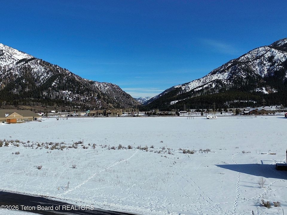 1st image of 19 Aster Loop
