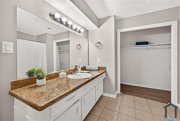 24114 Spring Briar Ln