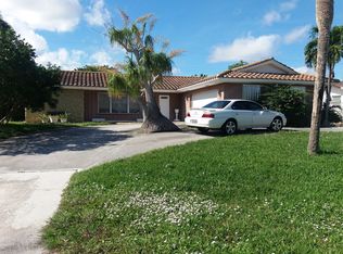 9917 Dogwood Ave, Palm Beach Gardens, FL 33410