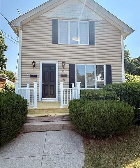 39 Andrews Ave — Photo 1