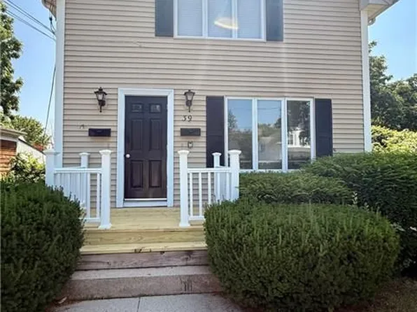 39 Andrews Ave, West Warwick, RI 02893