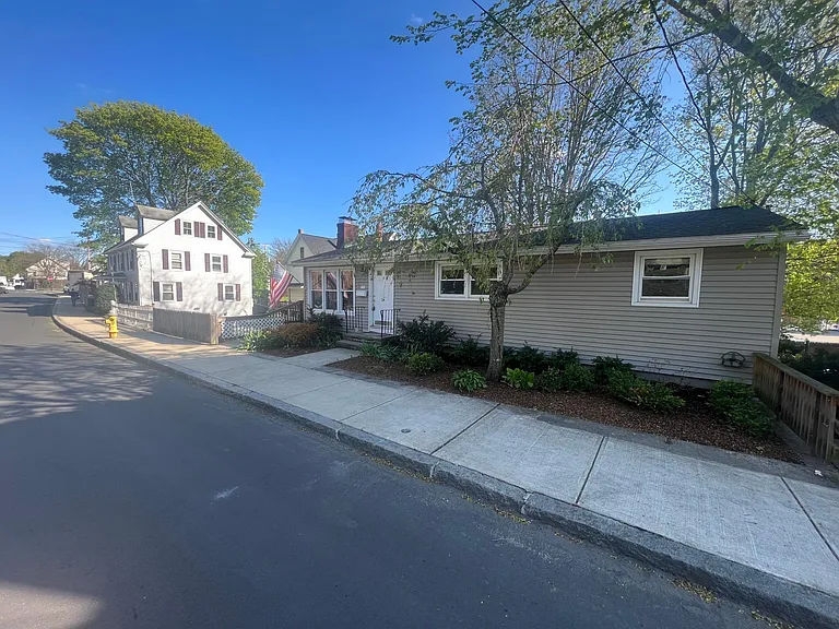 68 Crescent St — Photo 13