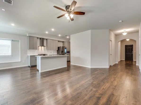 1236 Rosebush Rd, Aubrey, TX 76227