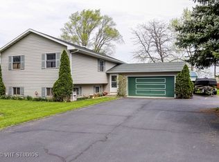 1504 Sunset Dr, Holiday Hills, IL 60051