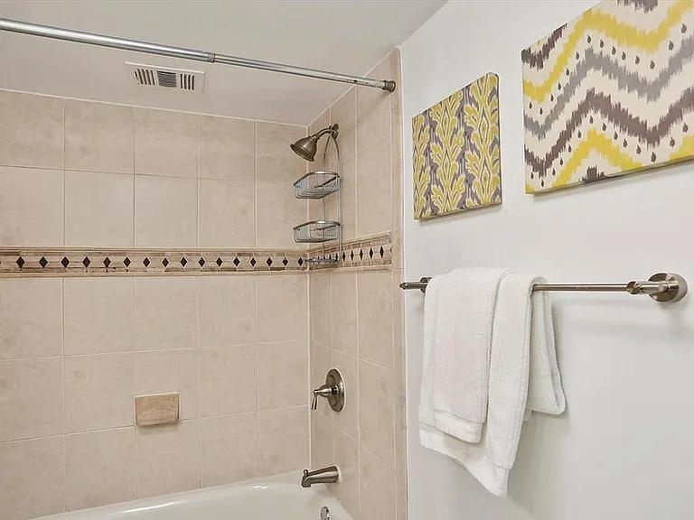 10 Monroe St #302 — Photo 16