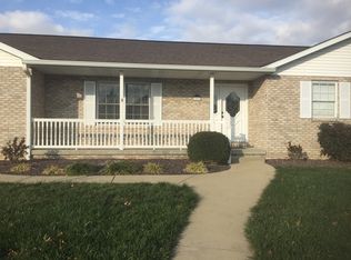 903 Lakeview Dr, Breese, IL