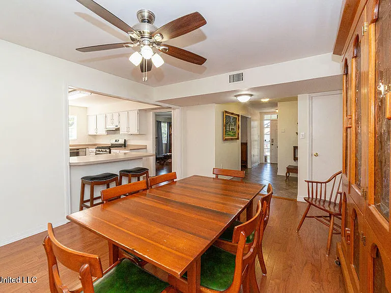 114 Menge Ave — Photo 12
