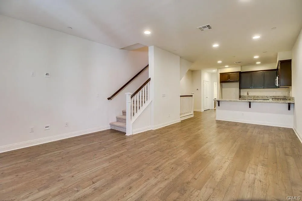 3 bed, 1588 sqft, $3,900 — Photo 4
