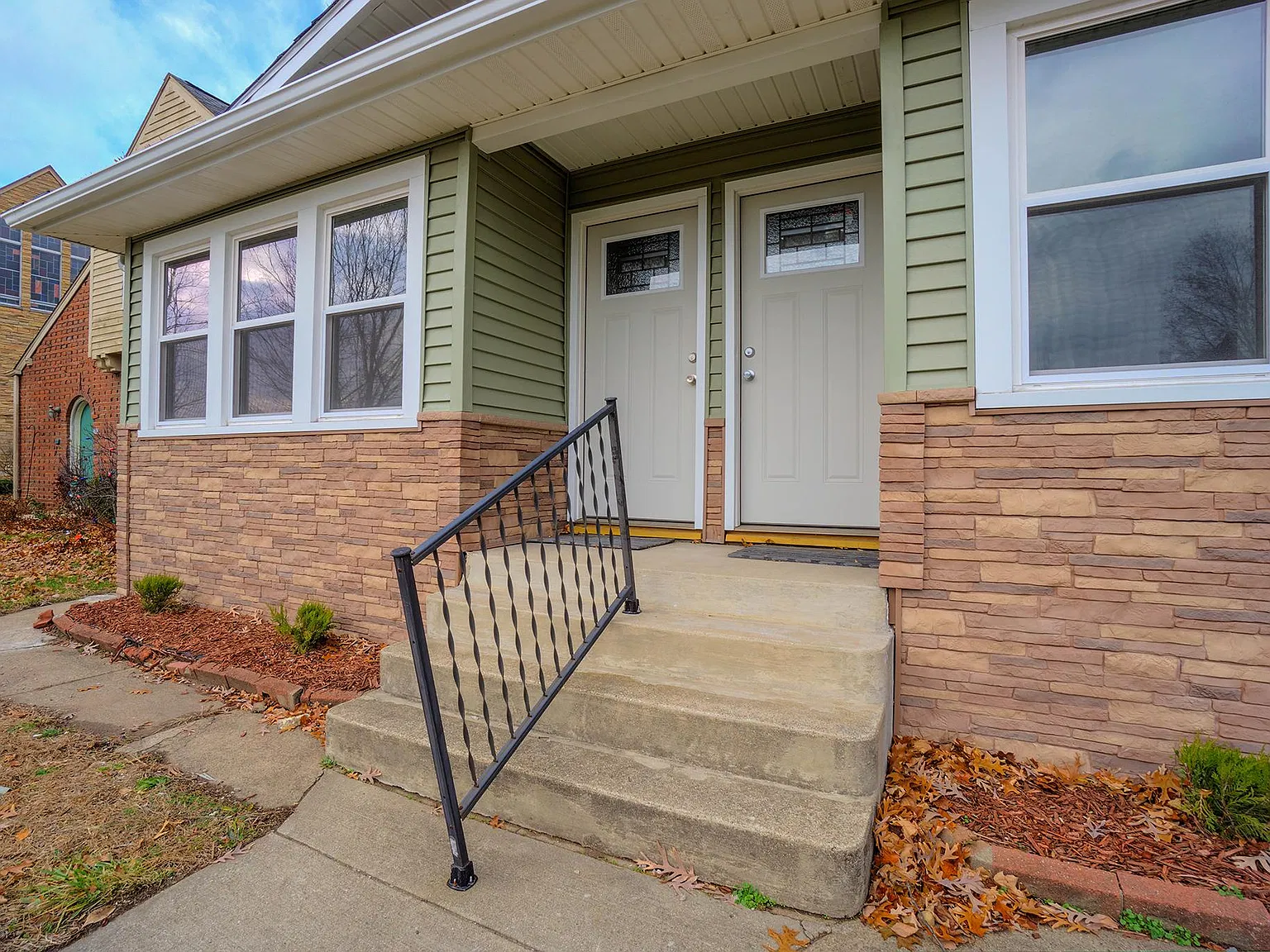 1006 W Mishawaka Ave — Photo 2