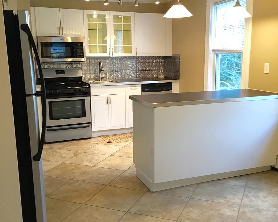 Eat in kitchen