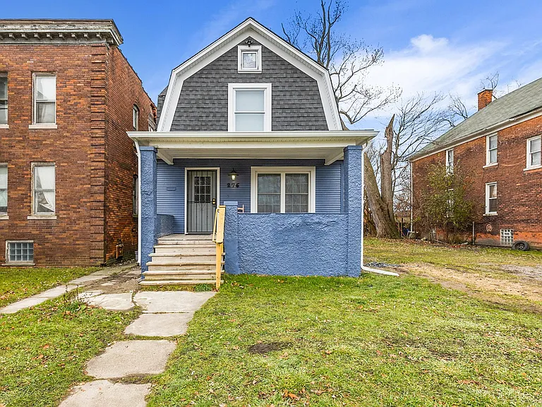 276 Kenilworth St — Photo 2