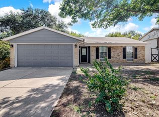 600 Trail Lake Dr, Crowley, TX 76036