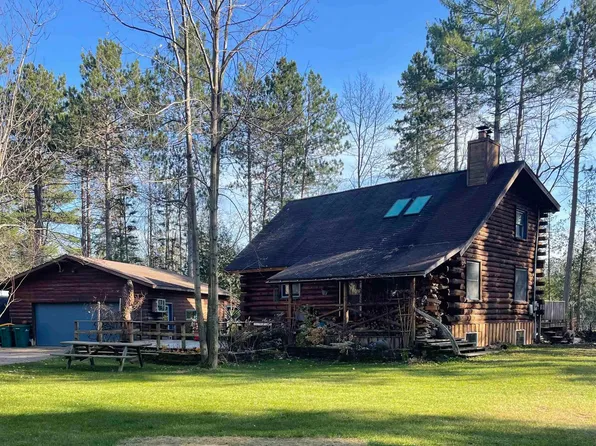 240 Timber Ln, Marquette, MI 49855