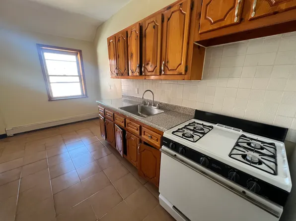 (undisclosed Address), Yonkers, NY 10701