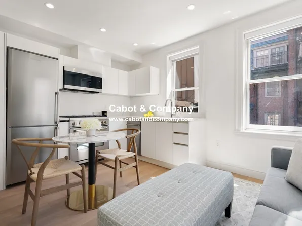 112 Myrtle St #4B, Boston, MA 02114