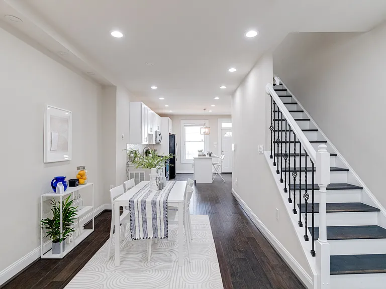 442 N Linwood Ave — Photo 8