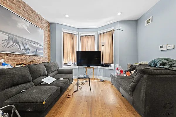 Rented by ERNY LLC | media 2