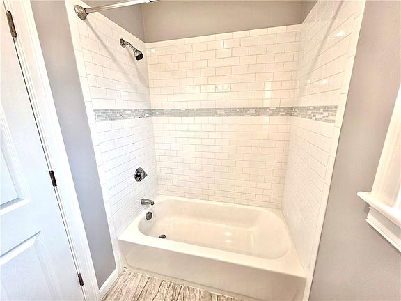 4th image of 39-41 Benefit St