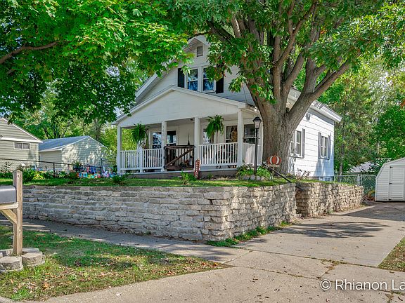 3rd image of 3406 Heron Ave SW